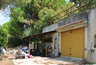 Garage en werkplaats Villa Trochala te koop Pilion