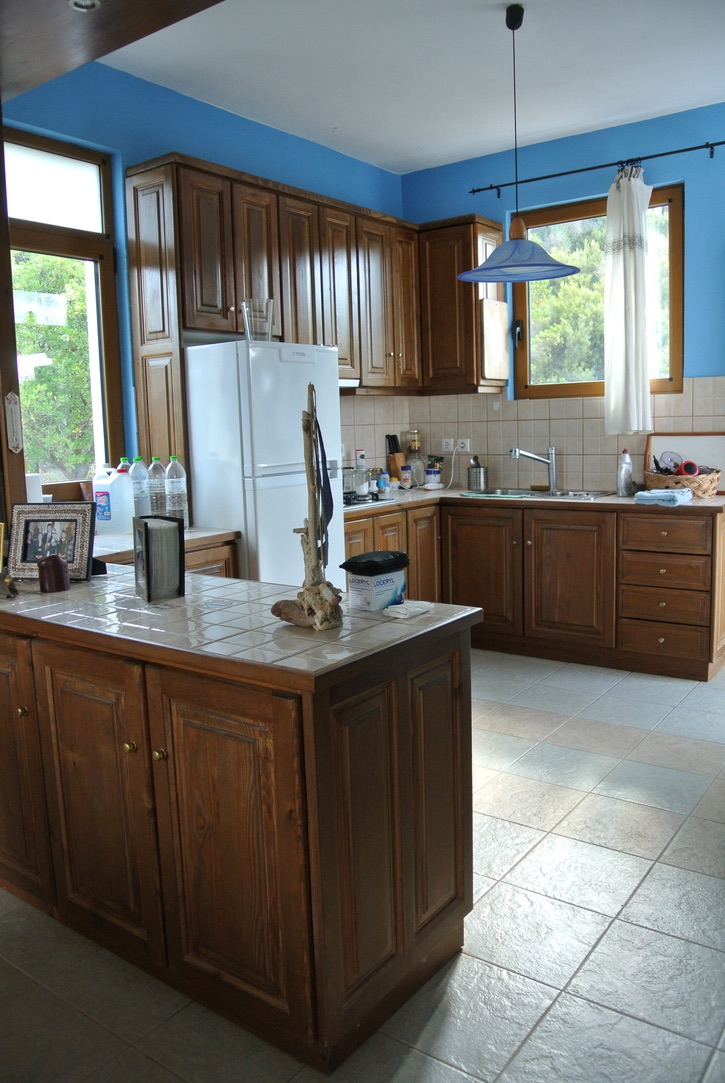 Huis te koop in Platanias in Pilion open keuken op bovenverdieping