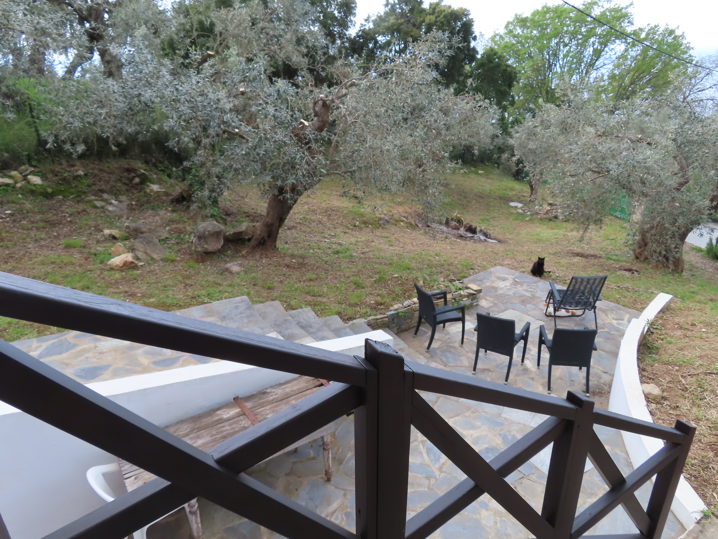 Huis te koop met zicht op terras Kalamos Pilion Griekenland