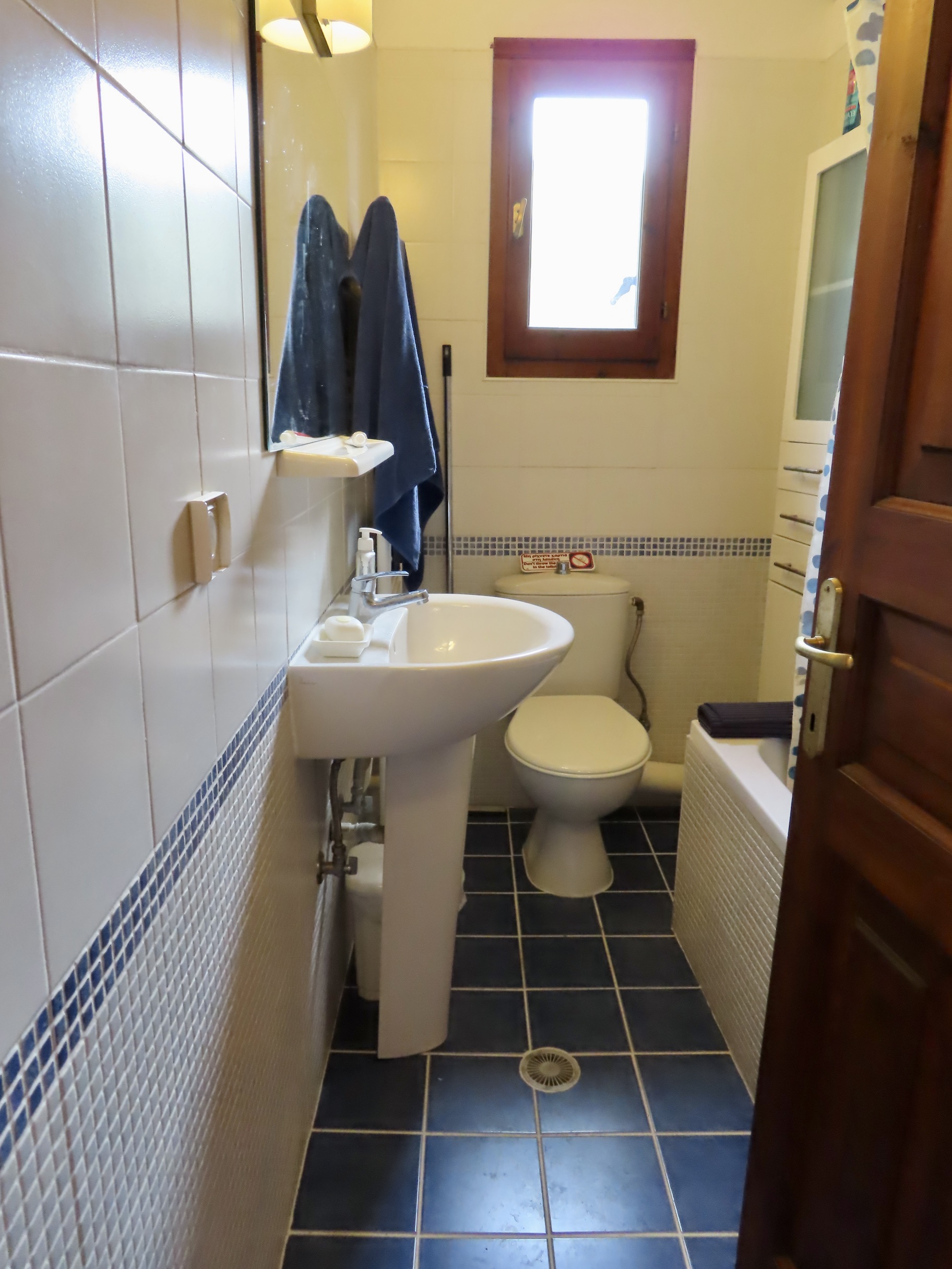 Huis te koop badkamer  Kalamos Griekenland