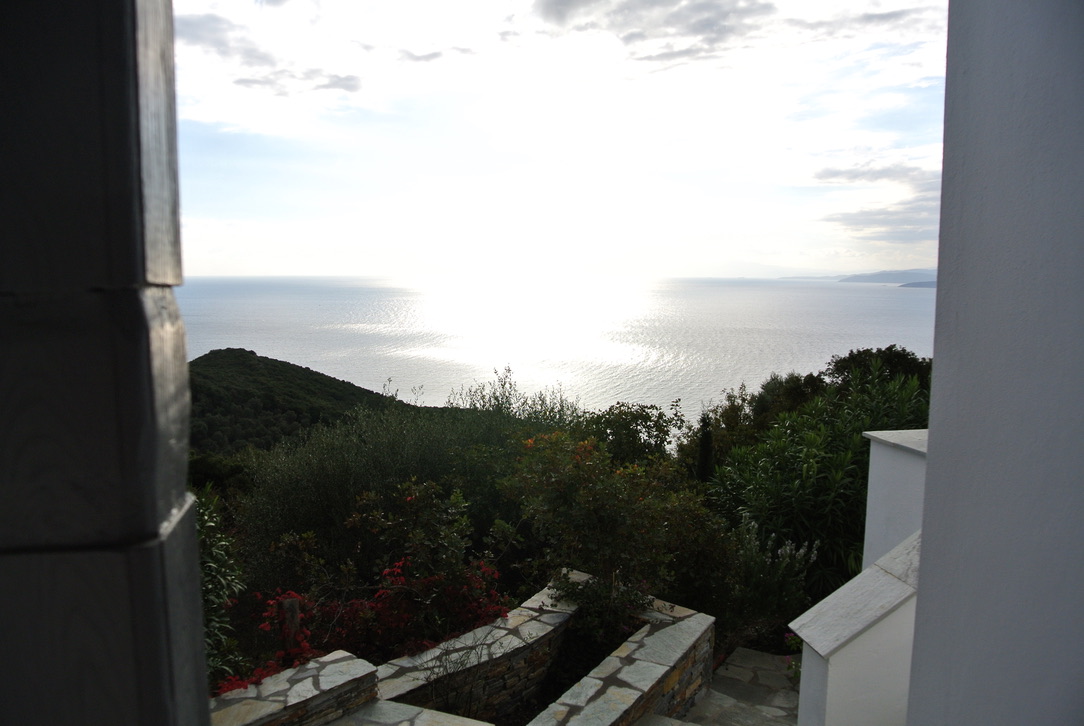 Cliffhouse huis te huur zicht op de Egeïsche zee Pilion Griekenland