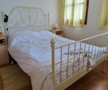 Huis te koop slaapkamer met 2 persoonsbed Kalamos Griekenland