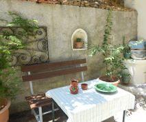 Binnentuin van appartement in Chorto te huur in Pilion Griekenland