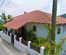 Huis te koop Drakia ingang aan de weg Griekenland